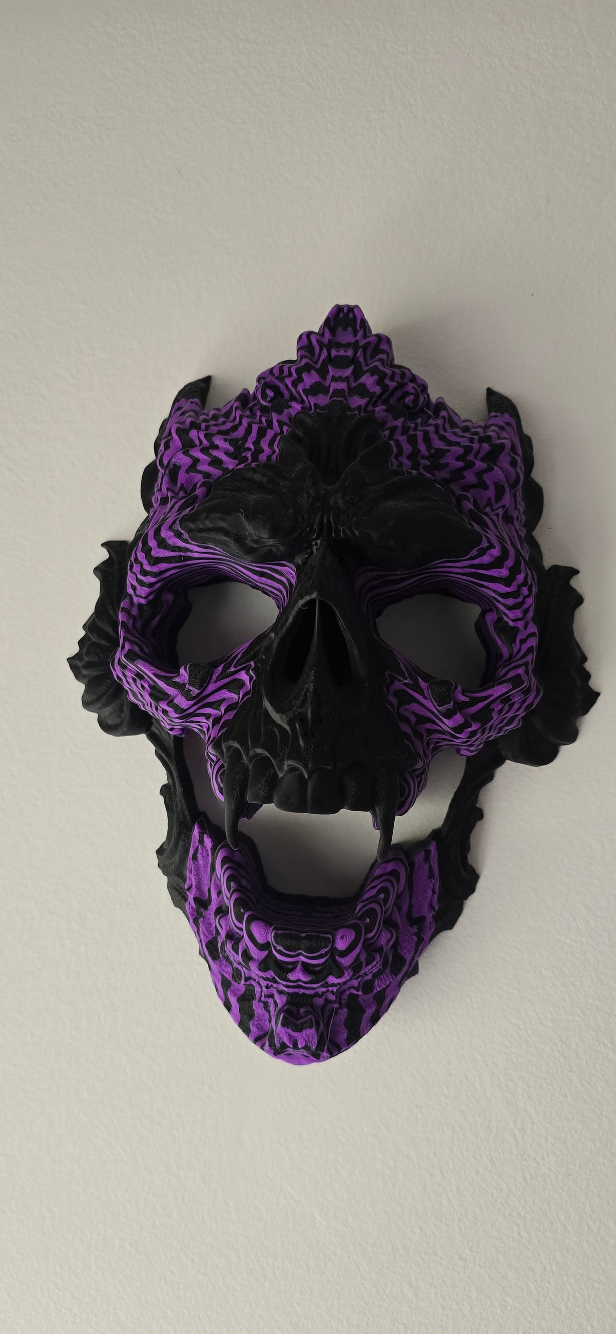 Masque de troll nain – Art mural de fantaisie sombre imprimé en 3D en PLA noir et or