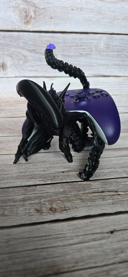Alien Horror Controller Holder | Obsidian Black 3D Printed Gaming Stand